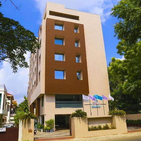 The Park Residency Hotel Ahmedabad Buitenkant foto