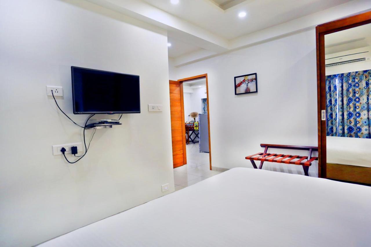 The Park Residency Hotel Ahmedabad Buitenkant foto