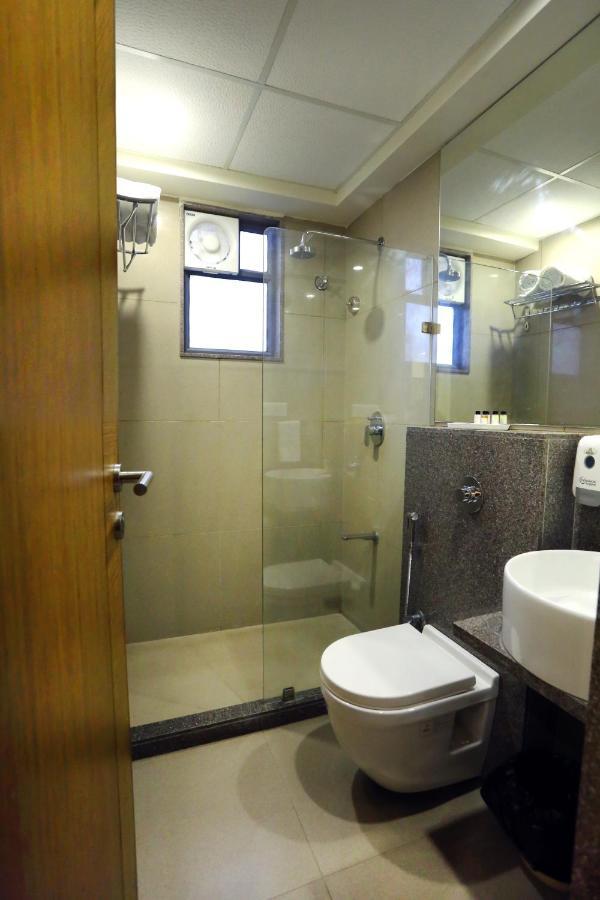 The Park Residency Hotel Ahmedabad Buitenkant foto