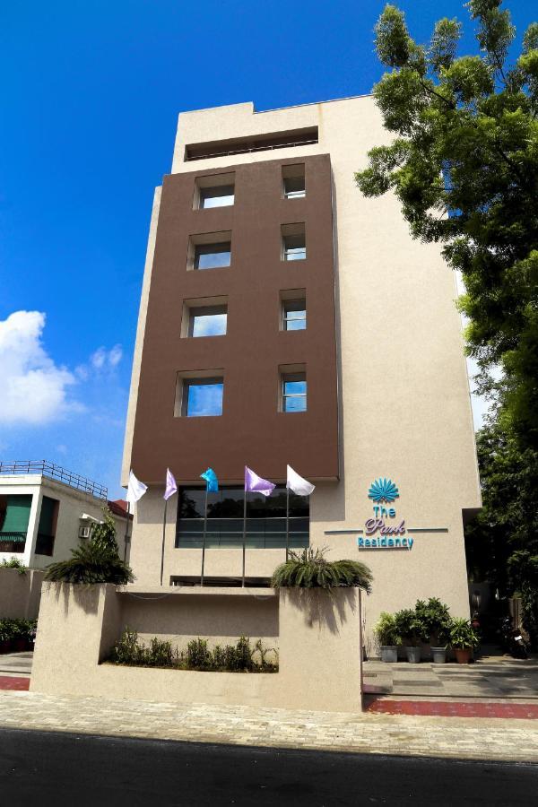 The Park Residency Hotel Ahmedabad Buitenkant foto