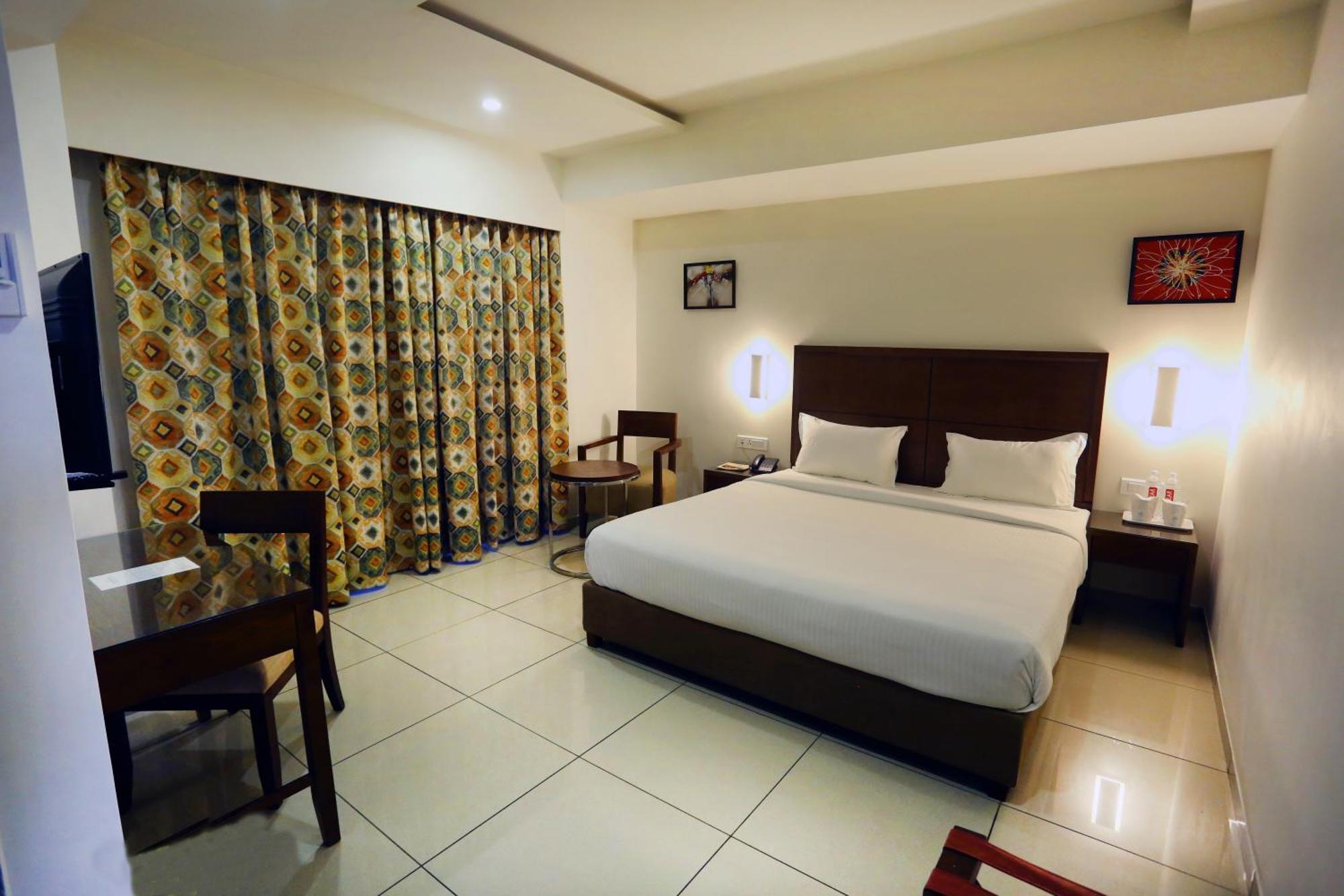 The Park Residency Hotel Ahmedabad Buitenkant foto